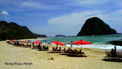 Pantai Pulau Merah