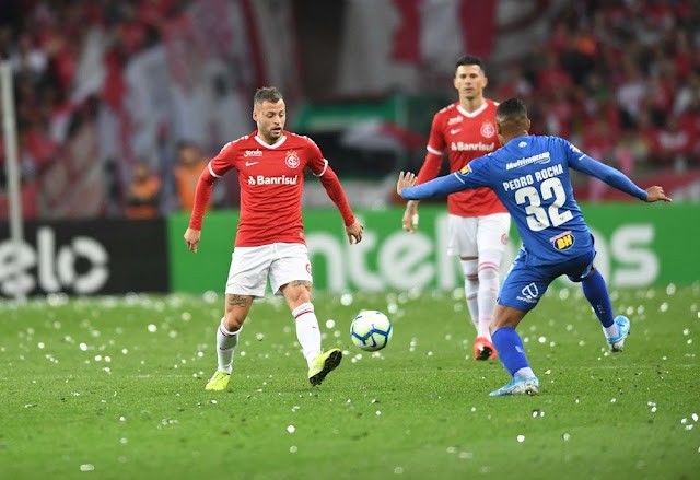 JOGO PARA ESQUECER: CRUZEIRO É GOLEADO PELO INTER E É ELIMINADO NA COPA DO BRASIL