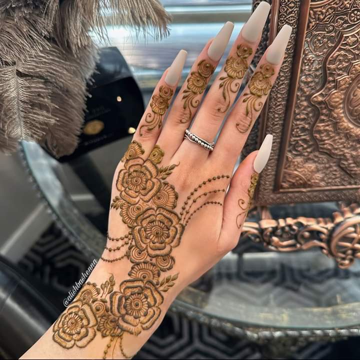 henna stylish mehedi designs