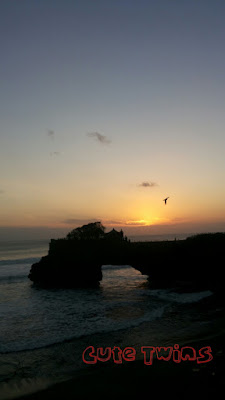 sunset tanah lot bali