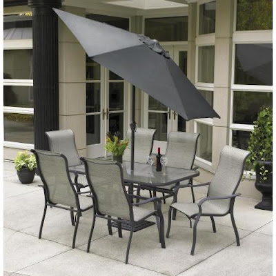 Black Patio Furniture on This Slingback Option Still Offers A Fair Sized Dining Table And 6