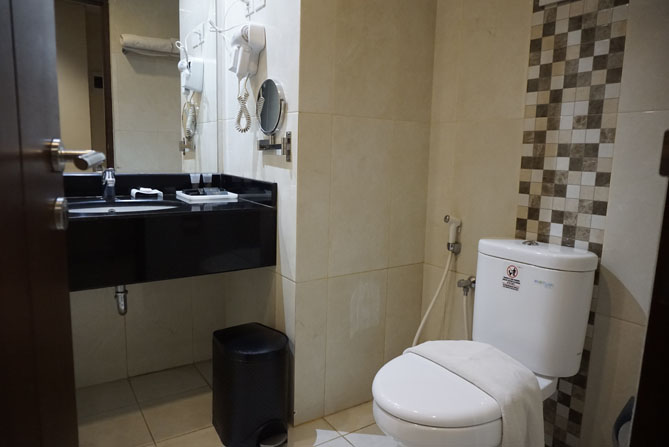 Sudut kamar mandi Ijen Suites and Resort Malang