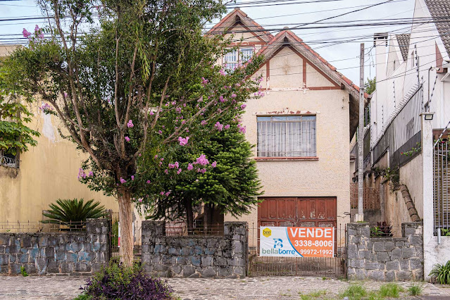 Casa na Rua Henrique Itiberê da Cunha