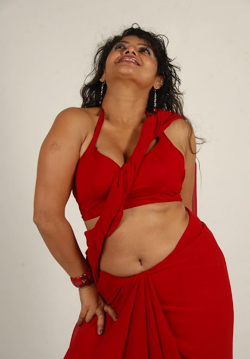 swathi varma ,armpit in red saree unseen pics