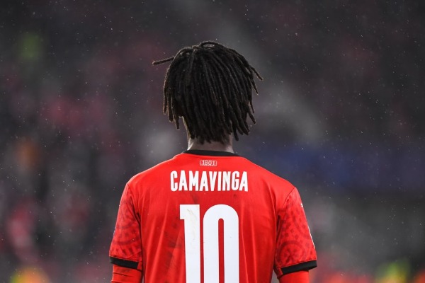 Midfield ace ready to leave Ligue 1 club following Man United interest