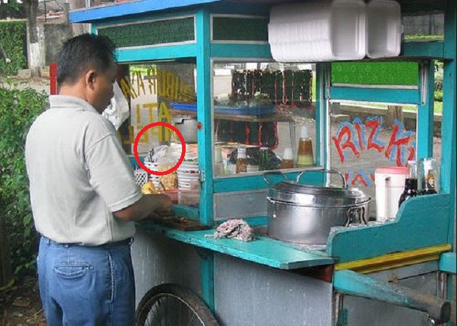 Subhanalloh !!! Sungguh Cerita Tukang Bubur ini Bikin Terharu Hingga Meneteskan Air Mata !