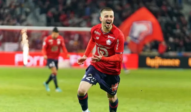 Edon Zhegrova festeggiando dopo aver segnato un gol per il Lille (archivio)
