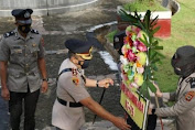 Peringati Hari Bhayangkara Ke-75, Polres Lutim Tabur Bunga Di Taman Makam Pahlawan