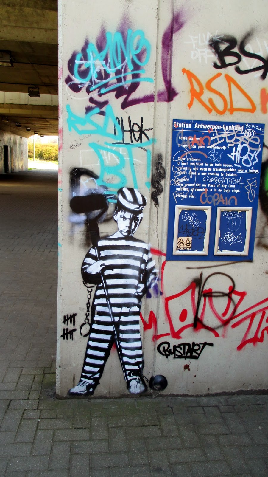 Street Art: Antwerp - Belgium