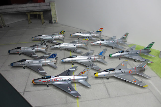 1/144 North American F-100 Super Sabre diecast metal aircraft miniature