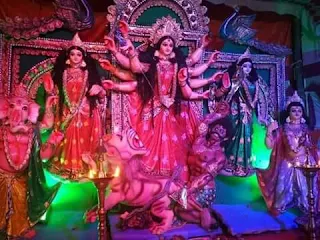 बरसठी के बघनरी गांव में माँ दुर्गा भव्य मूर्ति।
