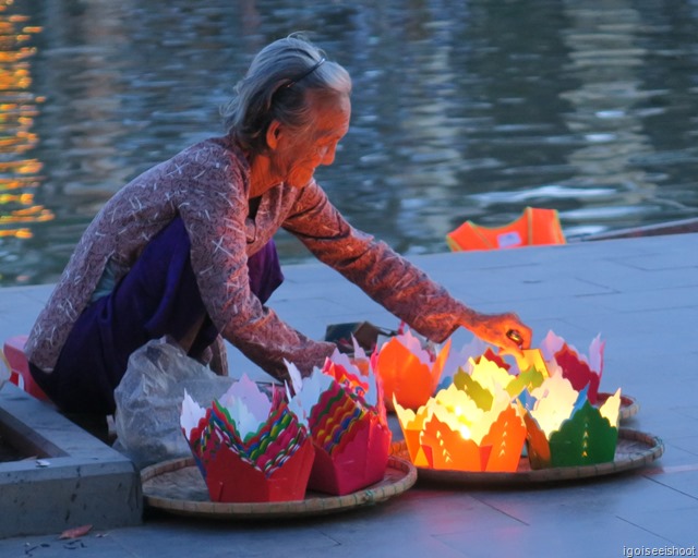 Street vendors in Hoi An. A common sight.