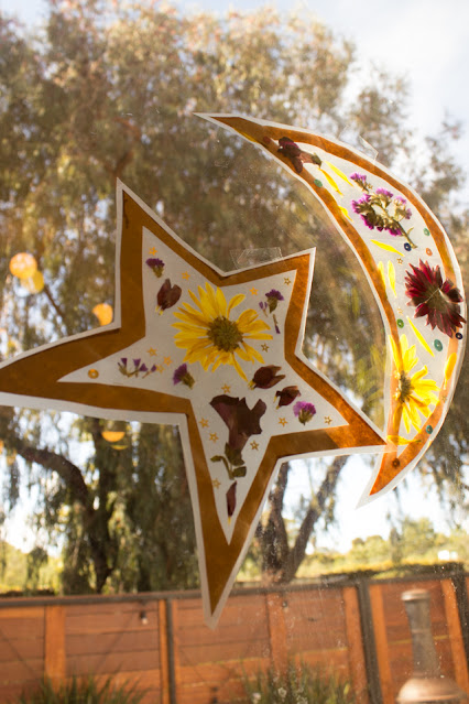 How to Make Dried Flower Suncatcher easy spring craft with kids