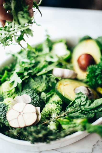 Introducing The Simple Way To LOSING WEIGHT NATURALLY