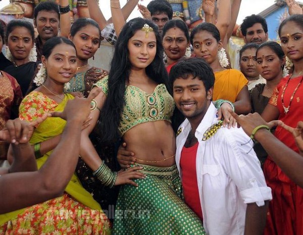 Rachana Maurya Hot Aayiram Vilakku Movie Wallpapers