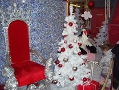 2013.11.15-010 le fauteuil attend le Père Noël