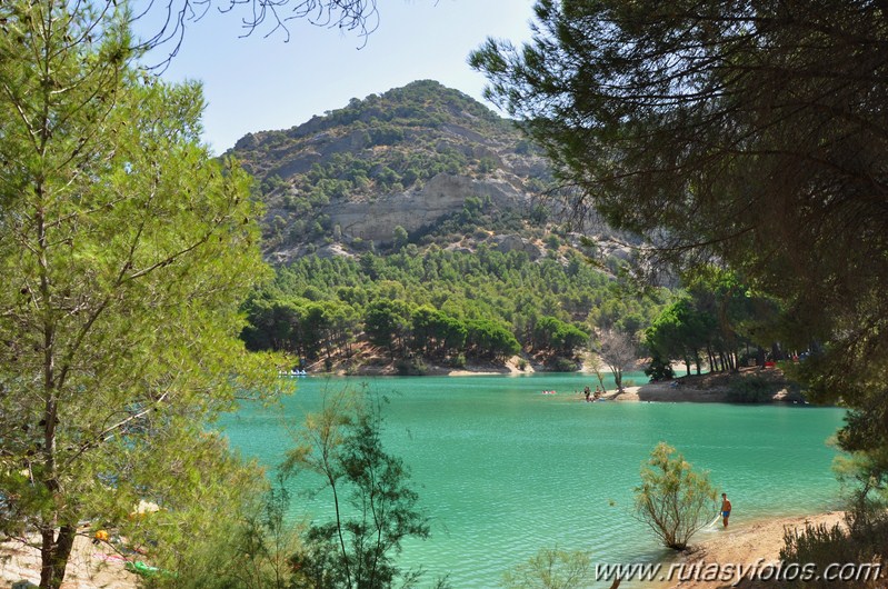 Kayak en el Embalse Conde del Guadalhorce