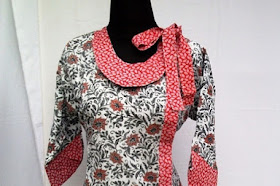 Zievinna Flowery V-Wrap Blouse