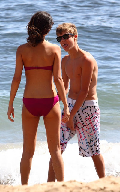 selena gomez hot sexy bikini pics photos with justin bieber hawii may 26