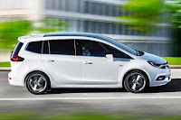 Opel Zafira (2017) Side