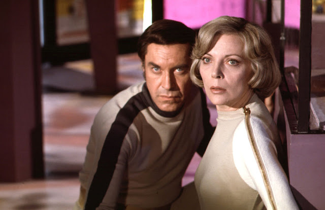 LACN-Martin-Landau-Barbara-Bain-cosmos-1999