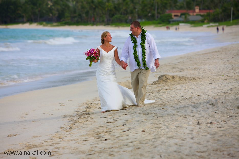 Posted by Hawaii Wedding Photography Blog wedding in the beach