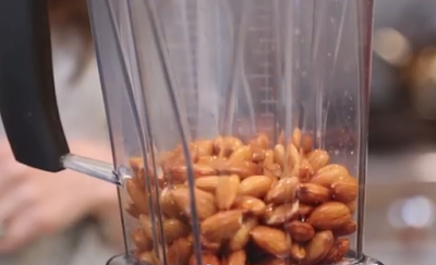  Susu merupakan salah satu asupan penting dengan kalsium dan proteinnya yang diperlukan ol Susu Almond Sebagai Alternatif Susu Nabati Pengganti Susu Sapi