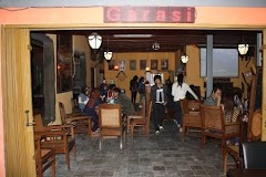 Garasi Cafe - ENJOY THE COMFORTABLE MOMENT