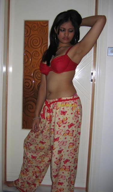 Nude Indian Girls and Bhabhi Pictures