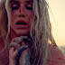   "Praying" e a oração do retorno de Kesha