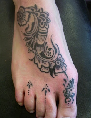 Henna Style for Foot Tattoo Design