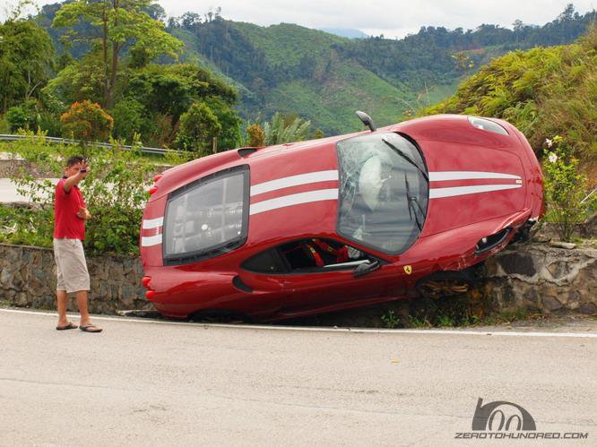 Ferrari F430 Accident on Road to Genting Highland