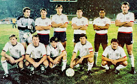 SELECCIÓN DE INGLATERRA - Temporada 1987-88 - Shilton, Lineker, Adams, Webb, Barnes y Butcher; Gary Stevens, Trevor Steven, Beardsley, Robson y Sansom - YUGOSLAVIA 1 (Katanec) INGLATERRA 4 (Beardsley, Barnes, Bryan Robson, Terry Adams) - 11/11/1987 - Eurocopa 1988, fase de clasificación - Belgrado, Yugoslavia, Crvena Zvezda