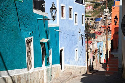 Cobblestone Shoes on In Mexico  Guanajuato    S Hilly Cobblestone Alleys Are Lined By