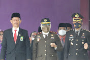 Kapolres Ciamis Hadiri Upacara Peringatan HUT TNI Ke 77 Tingkat Kodim 0613/Ciamis, Dilapang Lokasana Ciamis.