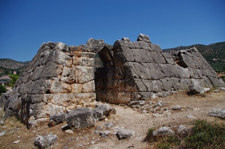 pyramid-hellinikon-1 pyramid-hellinikon-1
