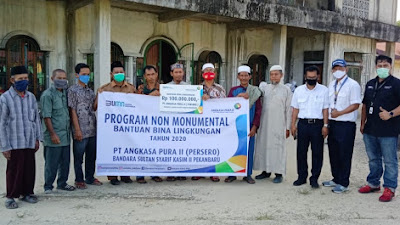 PT Angkasa Pura II Bandara Sultan Syarif Kasim II Pekanbaru, Berikan Bantuan 100 Juta Untuk  Masjid Al-yaqin Desa Siabu