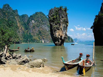 Want to enjoy a romantic, comfortable, beautiful places? Why not come to Phuket, Thailand