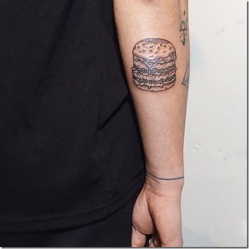 el_tatuaje_de_contorno_de_la_ms_ligereza_y_delicadeza_al_sandwich