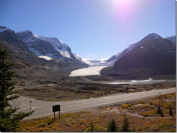 Icefield Center Athabasca Glacier