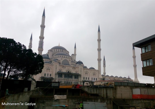 6 minareli Çamlıca Camii