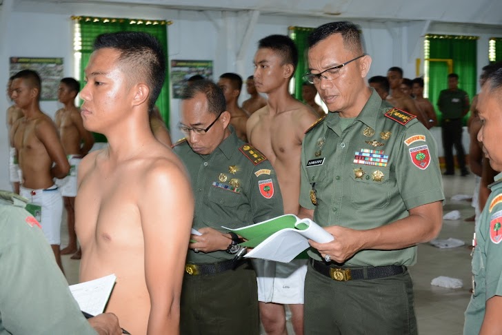 Danrem 141/Tp, Pimpin Sidang Parade Kelolosan  Calon Tamtama PK TNI AD Gel. I Ta. 2019