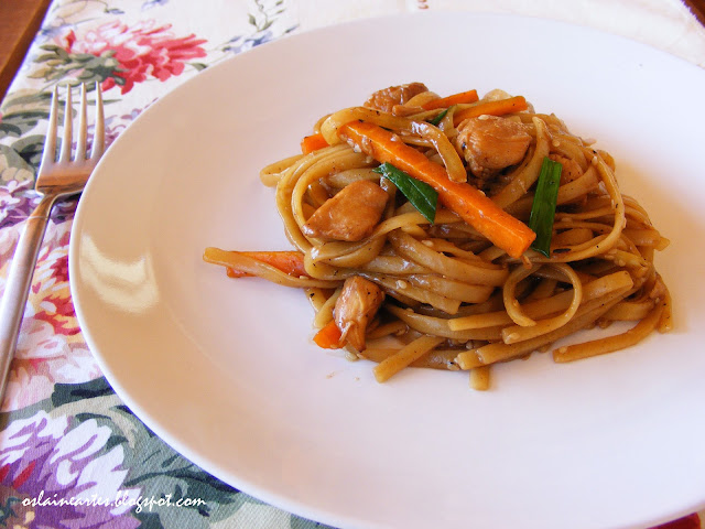 Macarrão com Frango ao Molho Shoyu