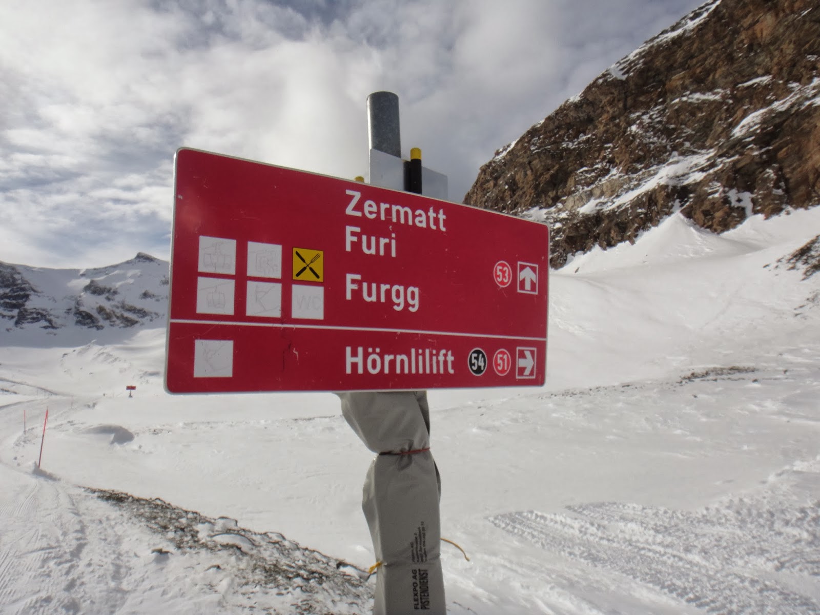 Lifestyle, Skiing, Switzerland, Zermatt, Holiday, Winter, Sport, Ski, Ski Holiday, Ski Resort, Travel, Snow, Travelling, Pictures, Zermatt Switzerland, Skier, Snowboarding, Ski Zermatt, Ski Zermatt Switzerland, Matterhorn