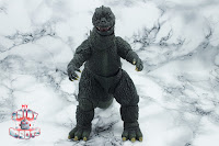 S.H. MonsterArts Godzilla [1972] 04