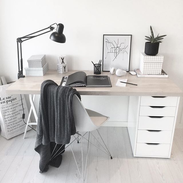 25 Desain Meja  Kantor  Minimalis yang Modern dengan Harga 