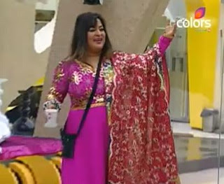 Dolly Bindra Wild Card Entry In Bigg Boss House