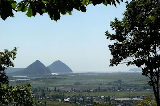 Пирамиды Брат и Сестра - Находка, Приморский край