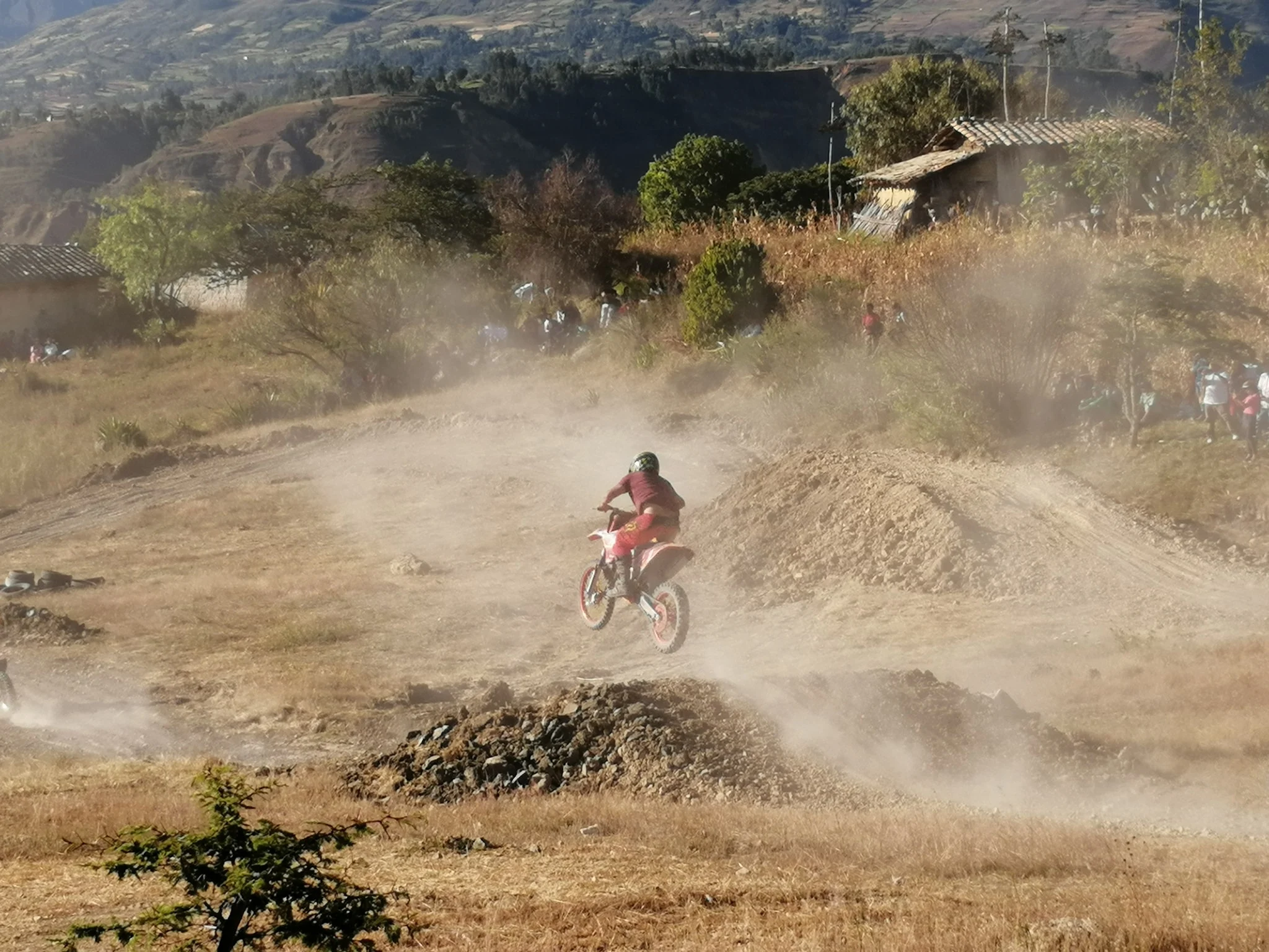 Vallicopampa y su Santo Patrón San Juan Bautista estrenan por primera vez su circuito de MotoCross, con una espectacular competencia donde participarán experimentados en este tipo de deportes, como también aficionados así que están invitados a participar y presenciar esta espectacular actividad iniciamos a las 12:00am de la mañana el día lunes 24 de junio. El circuito será a espalda de la casa del Sr. Alejandro Vasquez, entre el cruce carretera Ichocan - San marcos.