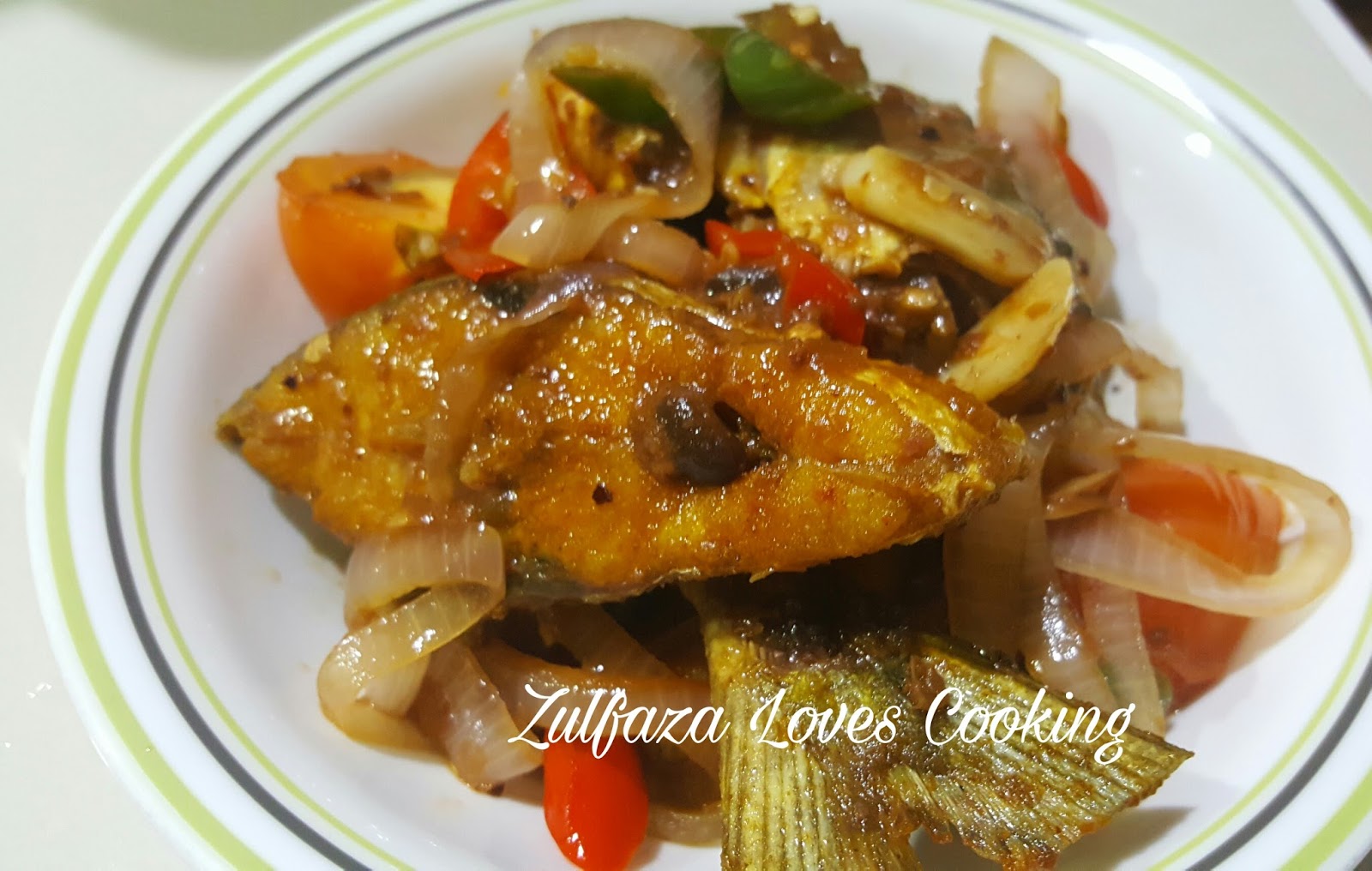 ZULFAZA LOVES COOKING: Ikan masak taucu (versi kering)